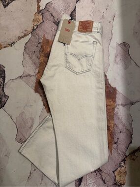 (NWT) Men's Levi's Cream Denim Jeans with Contrast Stitching